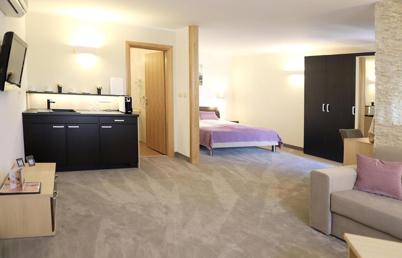 מאלינסקה Hotel Villa Margaret מראה חיצוני תמונה