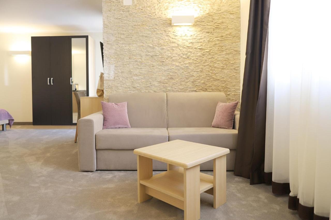 מאלינסקה Hotel Villa Margaret מראה חיצוני תמונה