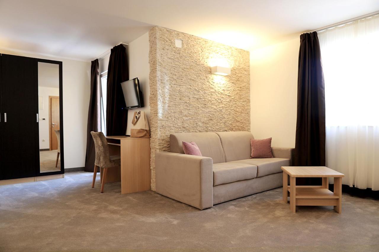 מאלינסקה Hotel Villa Margaret מראה חיצוני תמונה
