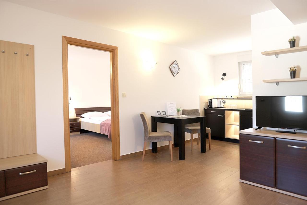 מאלינסקה Hotel Villa Margaret מראה חיצוני תמונה