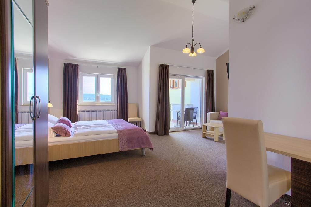 מאלינסקה Hotel Villa Margaret מראה חיצוני תמונה