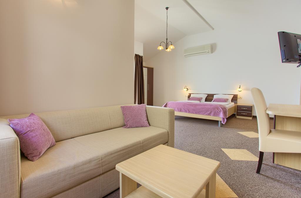 מאלינסקה Hotel Villa Margaret מראה חיצוני תמונה