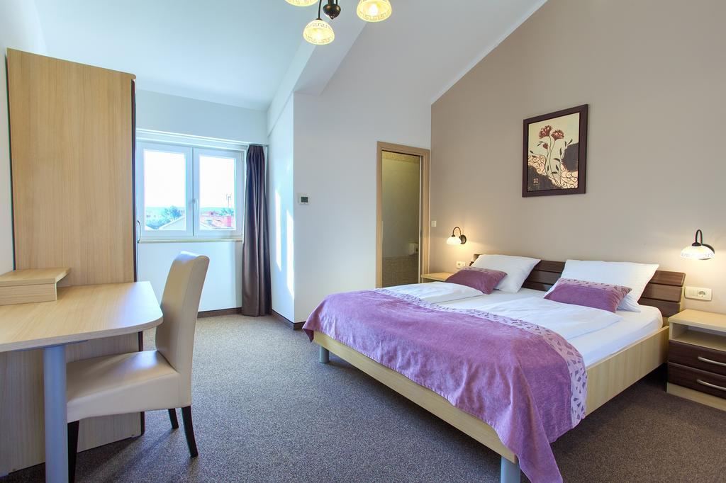 מאלינסקה Hotel Villa Margaret מראה חיצוני תמונה